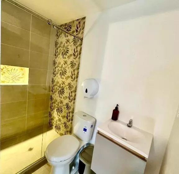 پانسیون Hostel Brisas Del Nevado