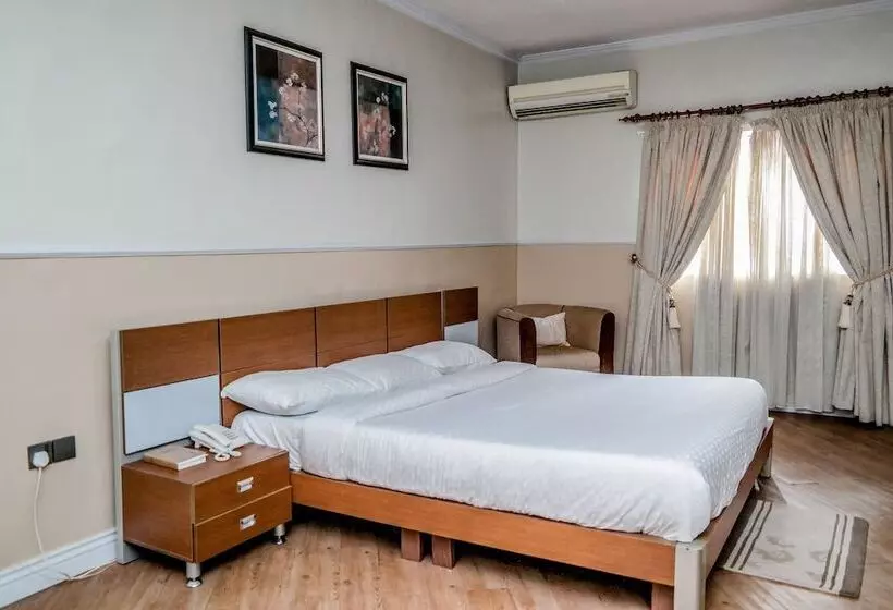 ペンション Quiet Pools Inn And Residence