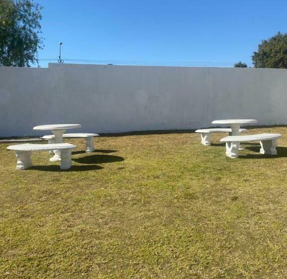 Пансион Royal Chestnut Guesthouse