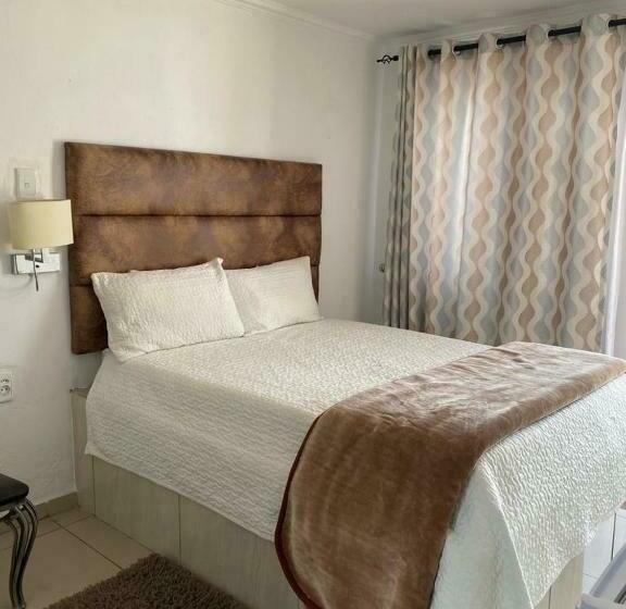 Пансион Royal Chestnut Guesthouse