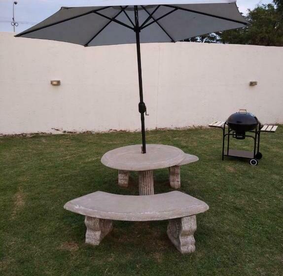 Пансион Royal Chestnut Guesthouse