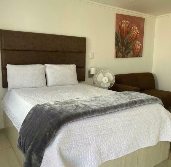 Пансион Royal Chestnut Guesthouse