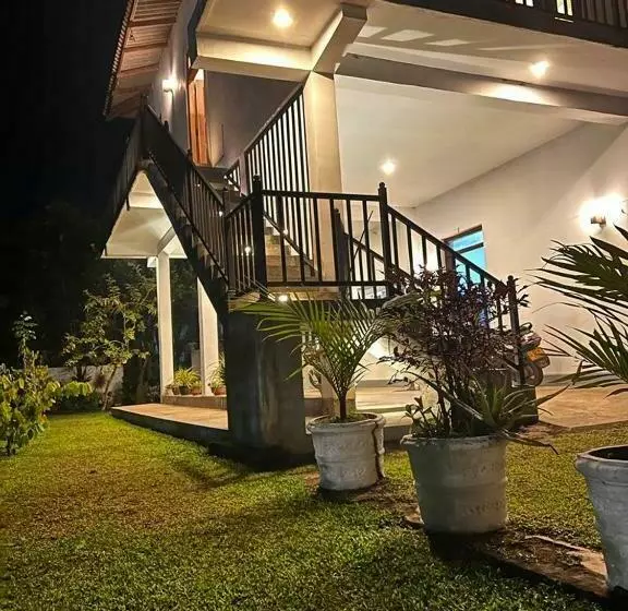 Majatalo Theon Resort