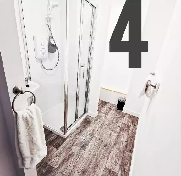 هاستل Rooms On The High Street