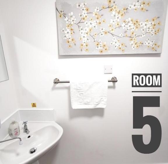 ユースホステル Rooms On The High Street