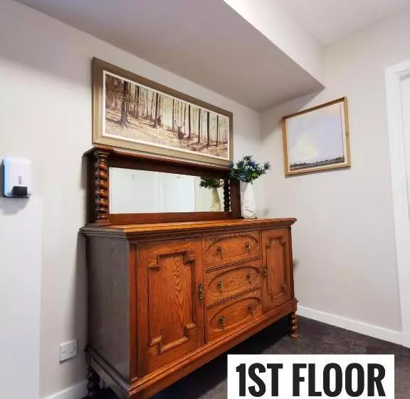 هاستل Rooms On The High Street