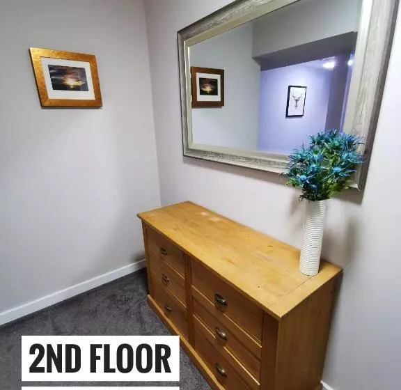 هاستل Rooms On The High Street