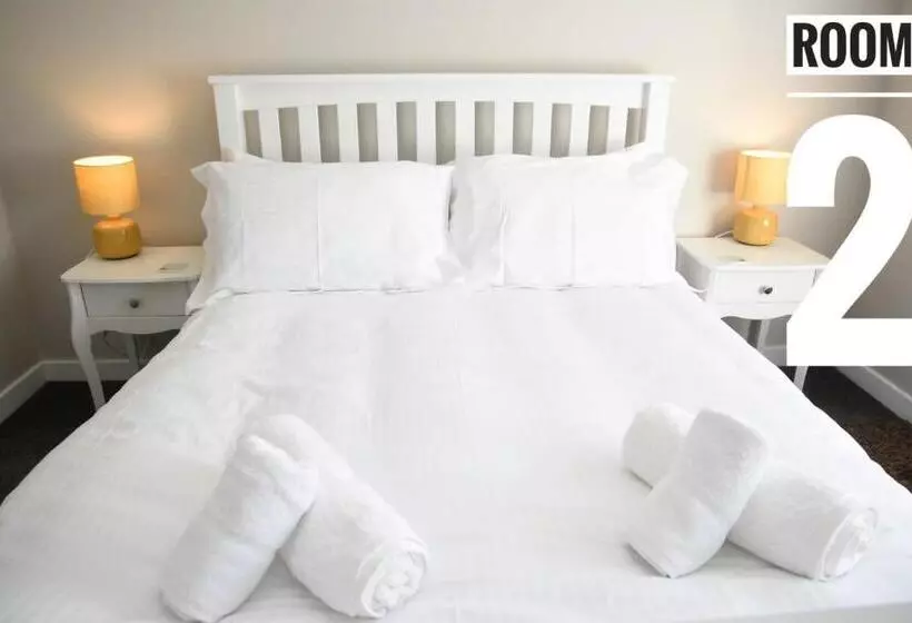 هاستل Rooms On The High Street