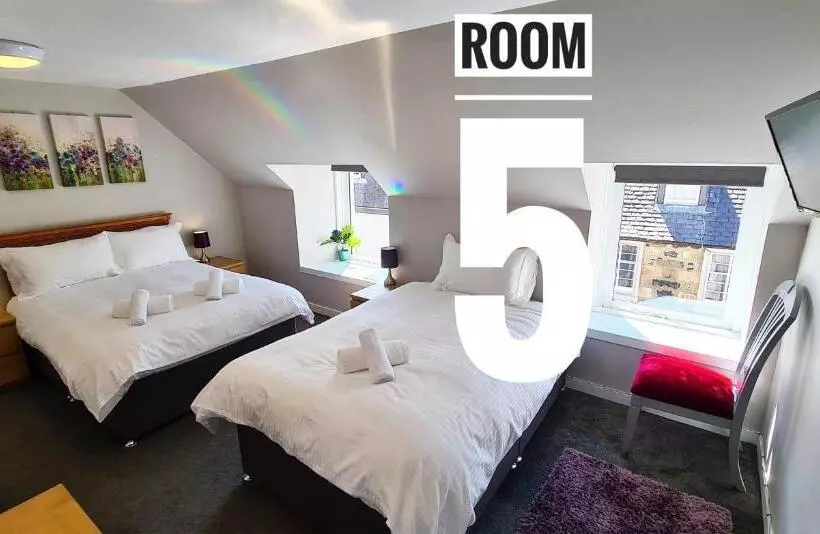 هاستل Rooms On The High Street
