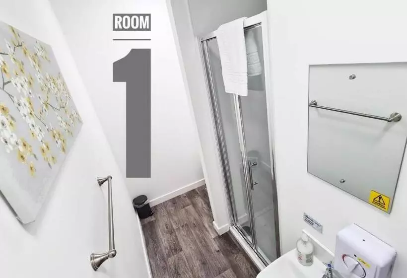 هاستل Rooms On The High Street