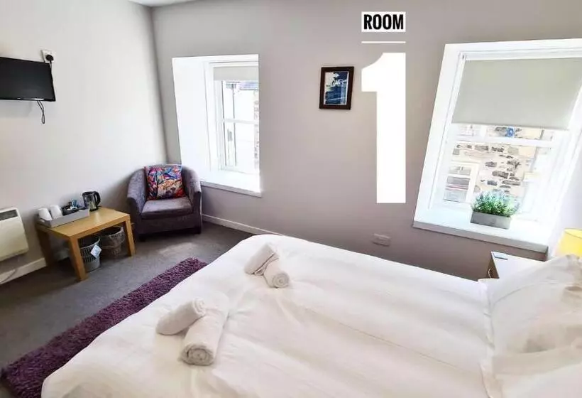 هاستل Rooms On The High Street
