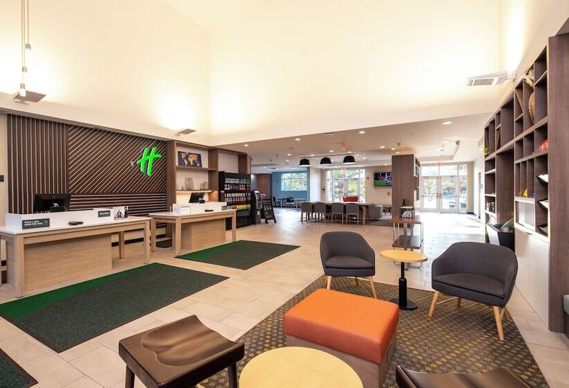 호텔 Holiday Inn & Suites Detroit   Troy, An Ihg