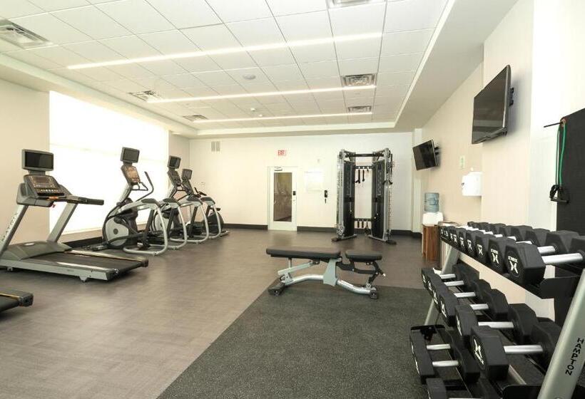 호텔 Holiday Inn & Suites Detroit   Troy, An Ihg