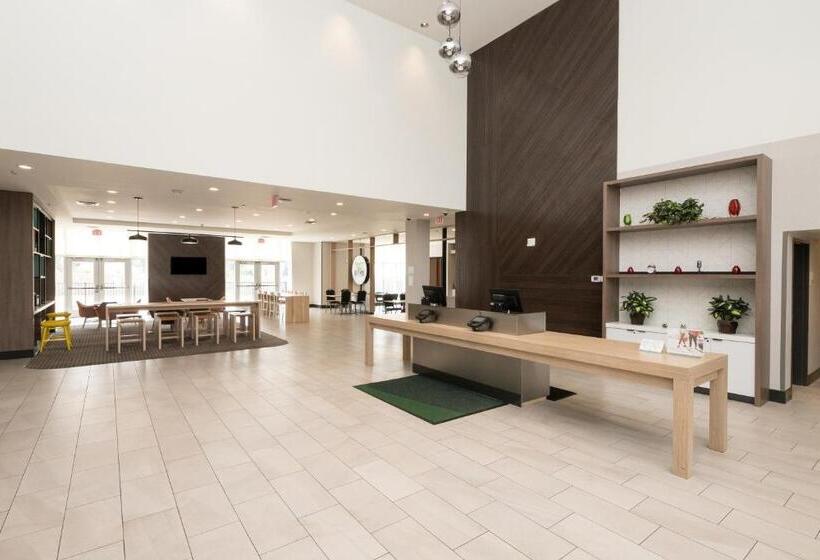 호텔 Holiday Inn & Suites Detroit   Troy, An Ihg