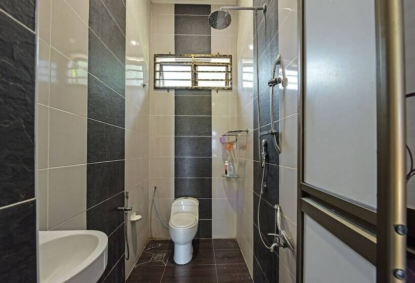 בית מלון כפרי Oyo 90448 Nurbayu Guest House