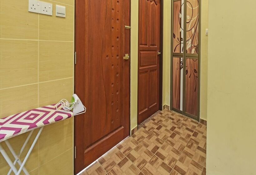 בית מלון כפרי Oyo 90448 Nurbayu Guest House