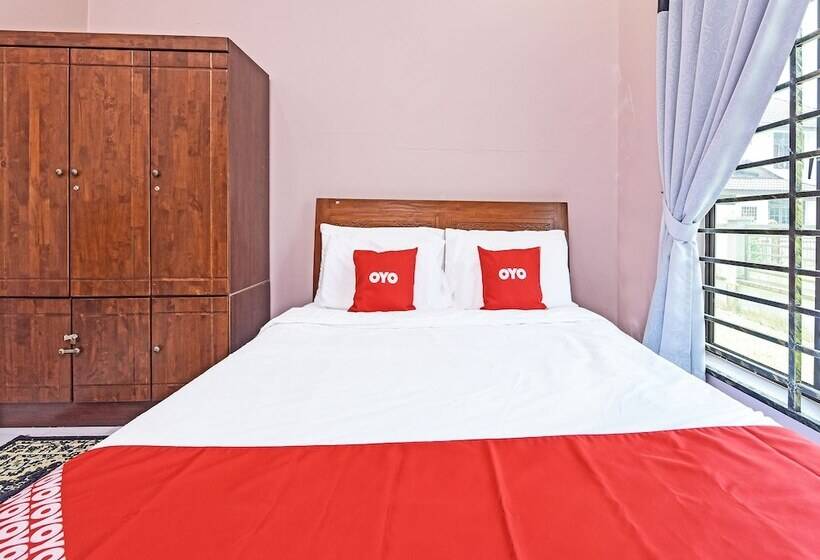 בית מלון כפרי Oyo 90448 Nurbayu Guest House