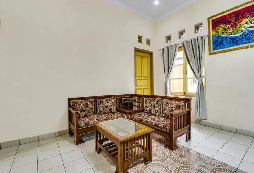 Hotelli Oyo 90892 My Guest House Syariah