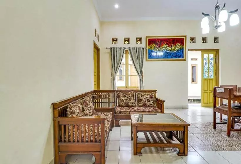 Hotelli Oyo 90892 My Guest House Syariah