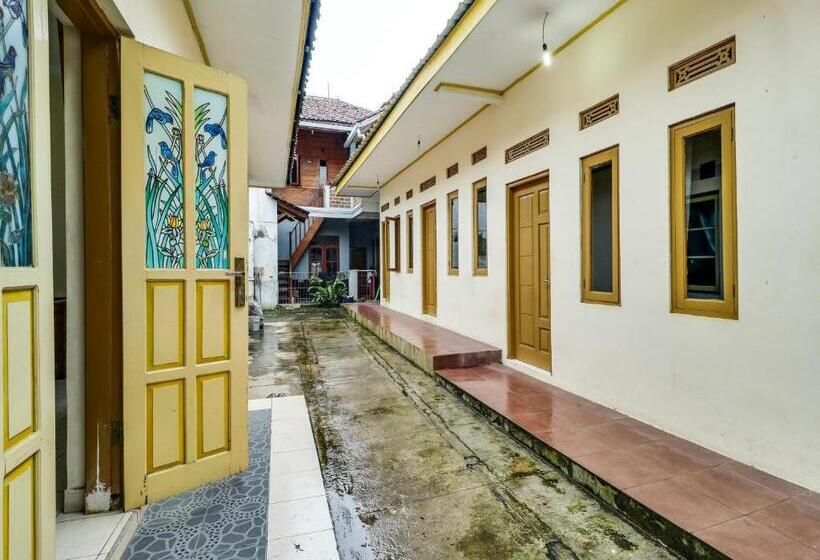 בית מלון כפרי Oyo 90892 My Guest House Syariah