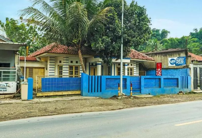 Hotelli Oyo 90892 My Guest House Syariah