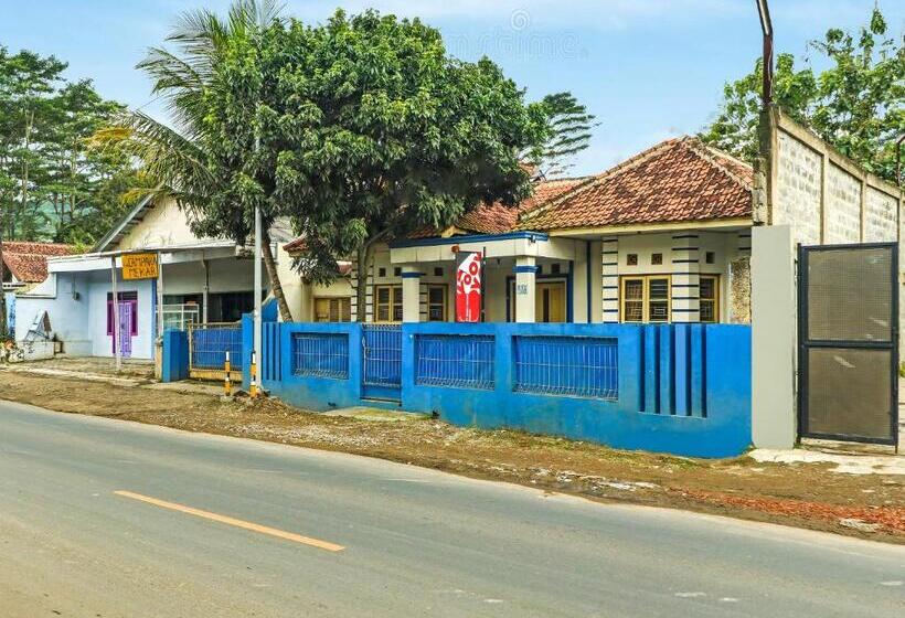 בית מלון כפרי Oyo 90892 My Guest House Syariah