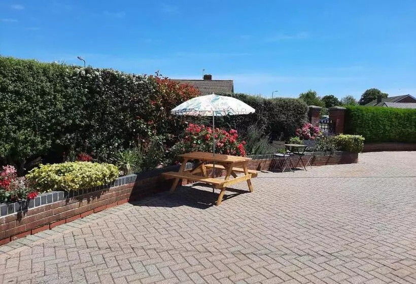 Majatalo Greenlands Guest House