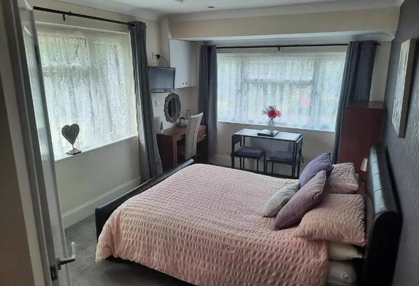 Majatalo Greenlands Guest House