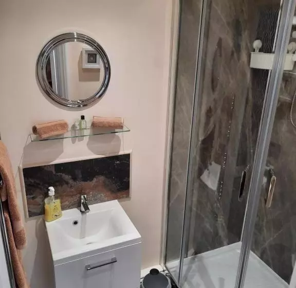 Majatalo Greenlands Guest House