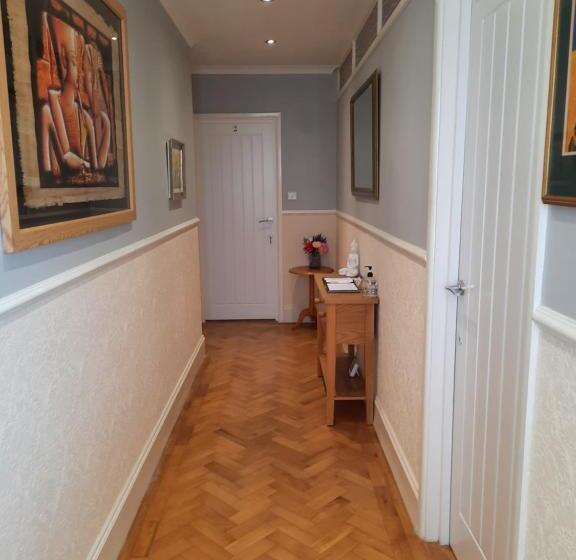 膳宿费 Greenlands Guest House