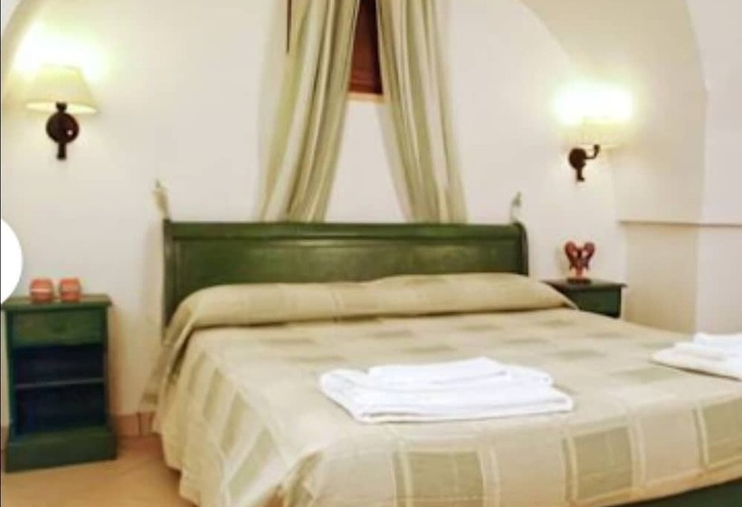פנסיון Room In B&b   Spacious Quadruple Room In Ancient Masseria Near The Sea In A Quiet Olive Trees