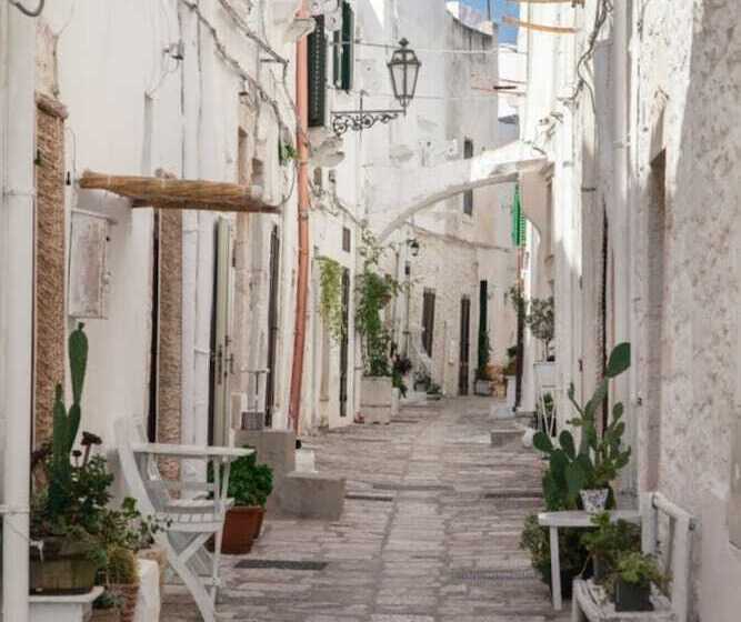 פנסיון Room In B&b   Spacious Quadruple Room In Ancient Masseria Near The Sea In A Quiet Olive Trees
