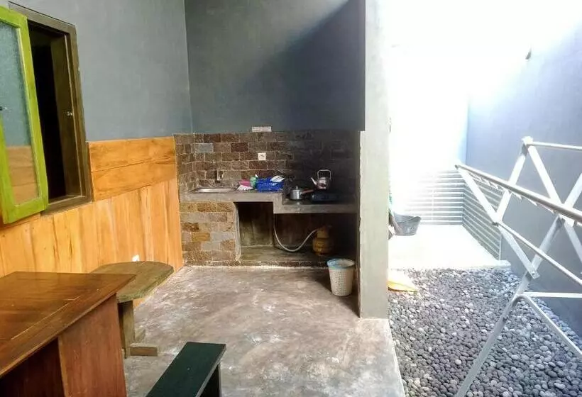 Pensão Pine Tree House