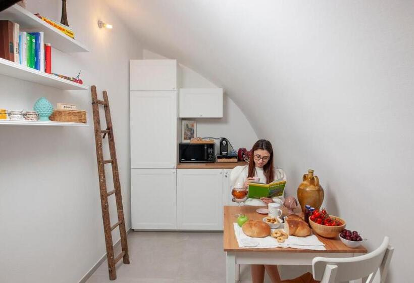 تختخواب و صبحانه Je T Aime Luxury Suite And Relax