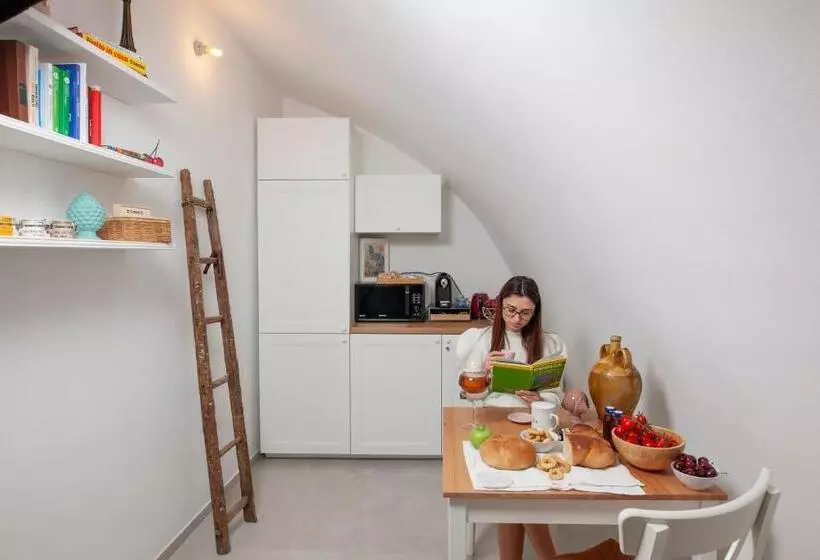 Aamiaismajoitus (B&B) Je T Aime Luxury Suite And Relax