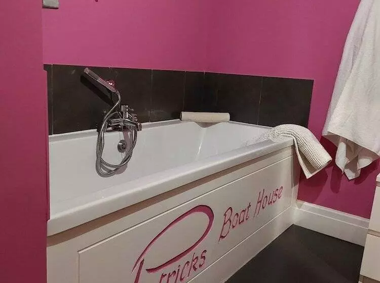 Aamiaismajoitus (B&B) Patricks Boathouse