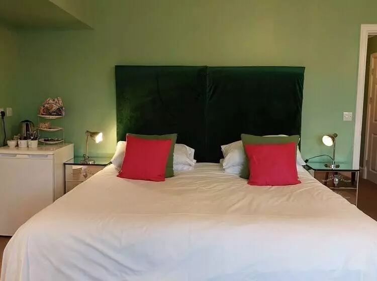 Aamiaismajoitus (B&B) Patricks Boathouse