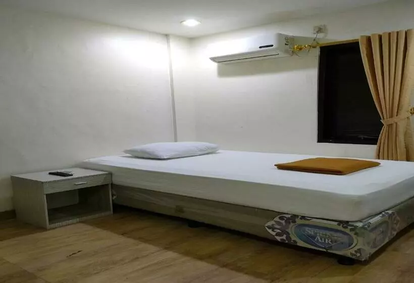 ペンション Penginapan Anak Raja  Palangkaraya
