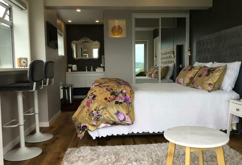 تختخواب و صبحانه Spectacular Lake Views