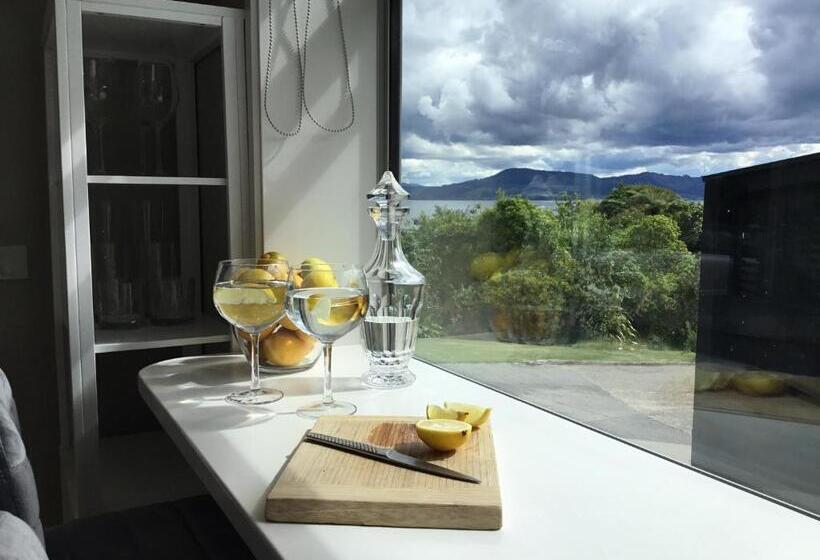 تختخواب و صبحانه Spectacular Lake Views