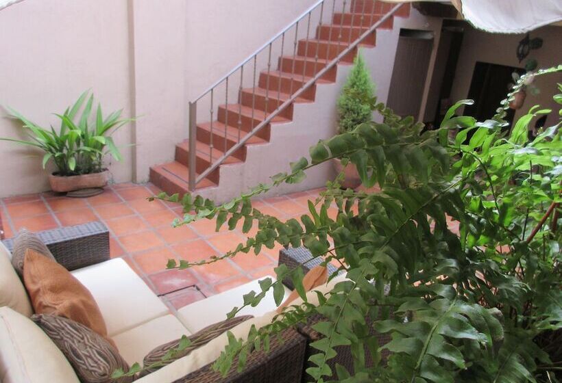 هتل Casa De Las Escaleras