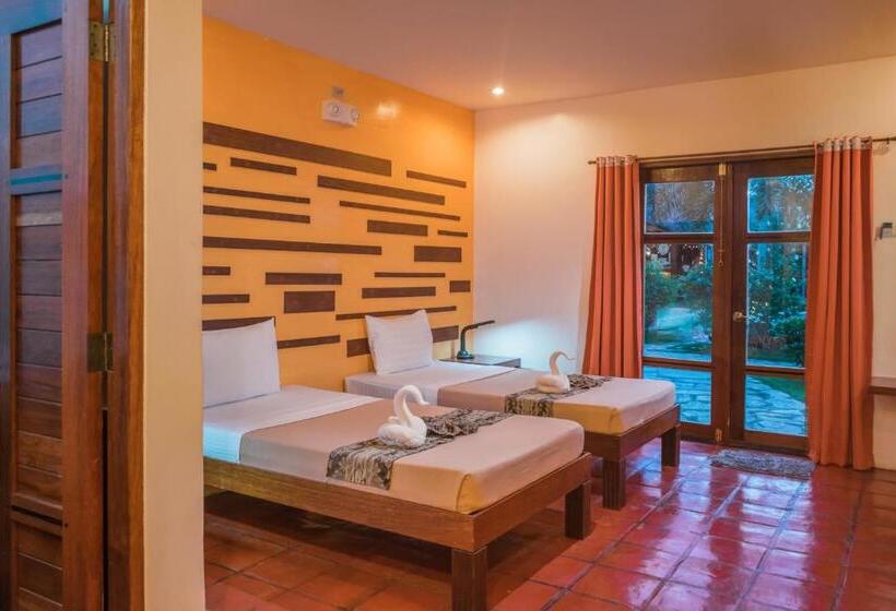 Hotel Acacia Tree Garden