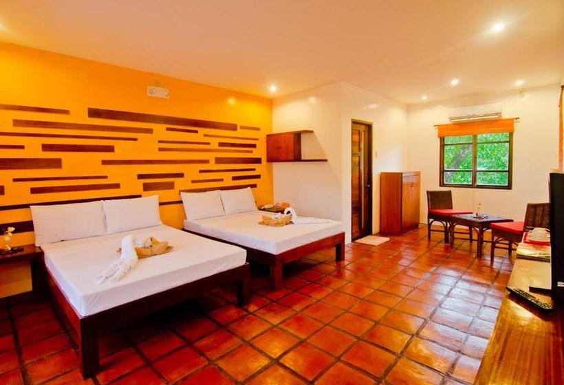 Hotel Acacia Tree Garden