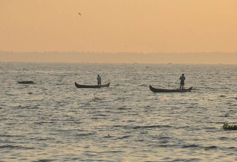 فندق Deshadan Backwater Resort   The Best Sunrise View