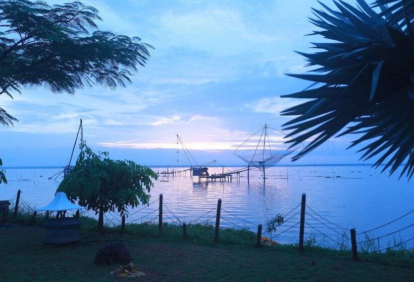 فندق Deshadan Backwater Resort   The Best Sunrise View