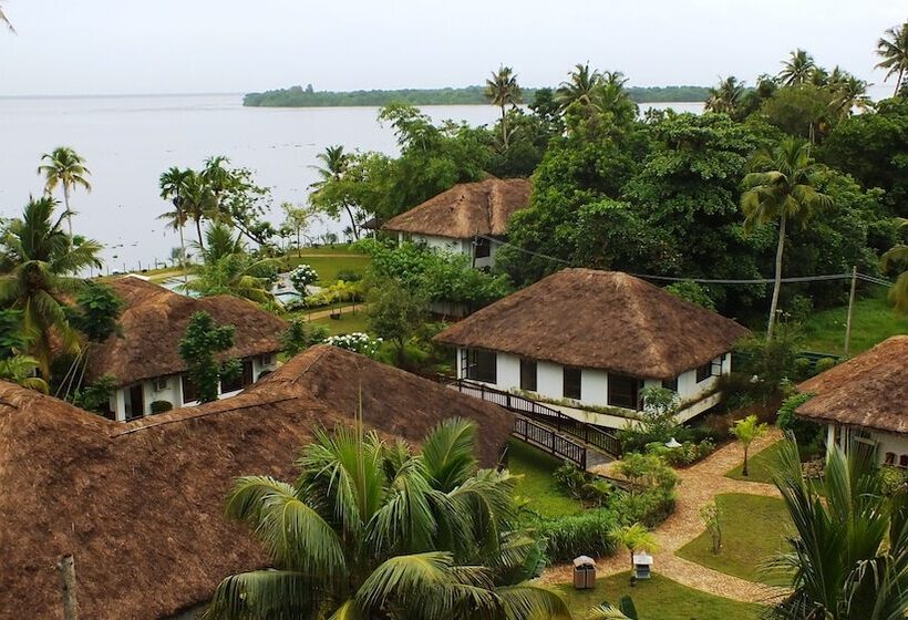 فندق Deshadan Backwater Resort   The Best Sunrise View