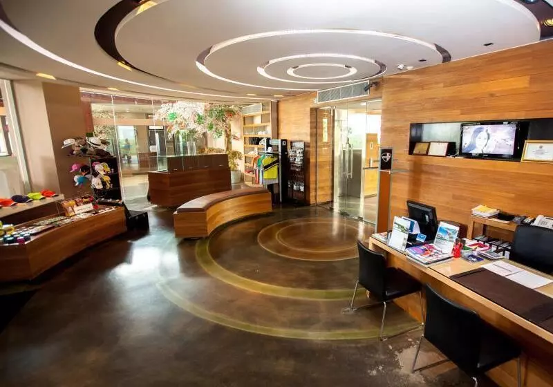 هتل Mountain Creek Golf Resort & Residences