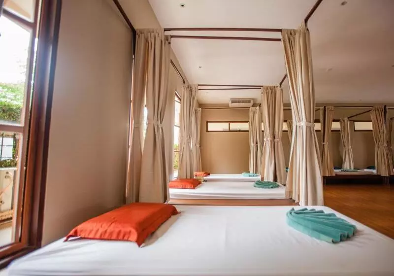 هتل Mountain Creek Golf Resort & Residences