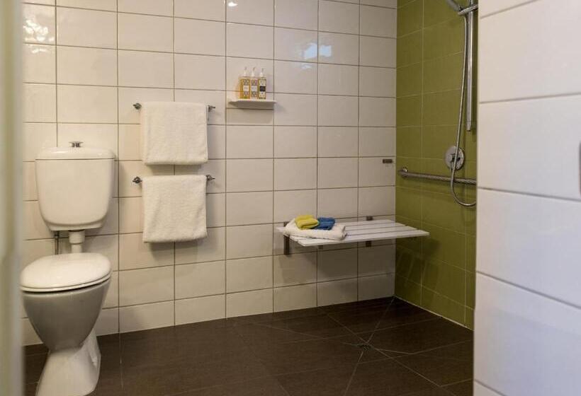 Navigate Seaside Hotel & Apartments