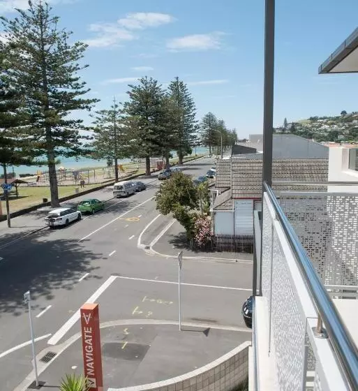 Navigate Seaside Hotel & Apartments